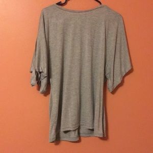 Relaxed grey shirt